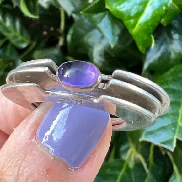 VINTAGE ARTISAN CRAFTED DESIGNER 925SS AMETHYST CABOCHON TRIPLE 3 RINGS UNIQUE